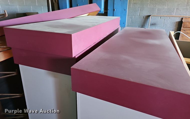 image for item NU9147 (4) cabinets