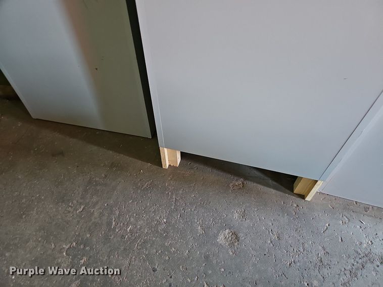 image for item NU9147 (4) cabinets