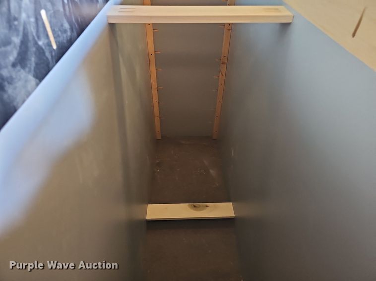 image for item NU9147 (4) cabinets