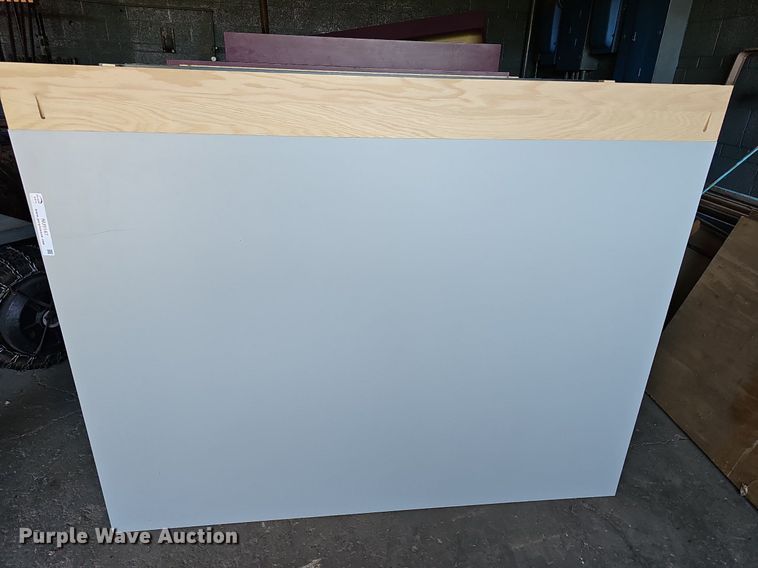 image for item NU9147 (4) cabinets