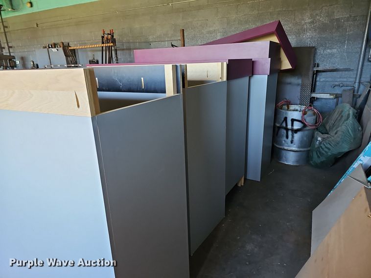 image for item NU9147 (4) cabinets