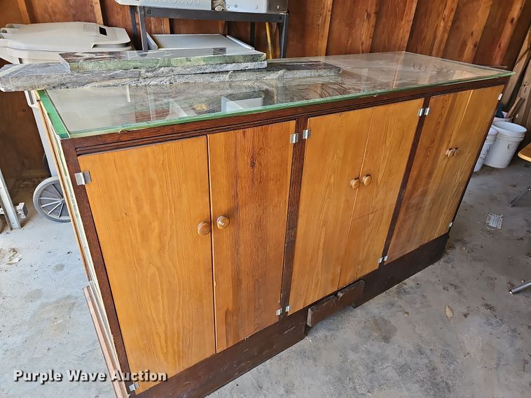 image for item NU9149 Display cabinet