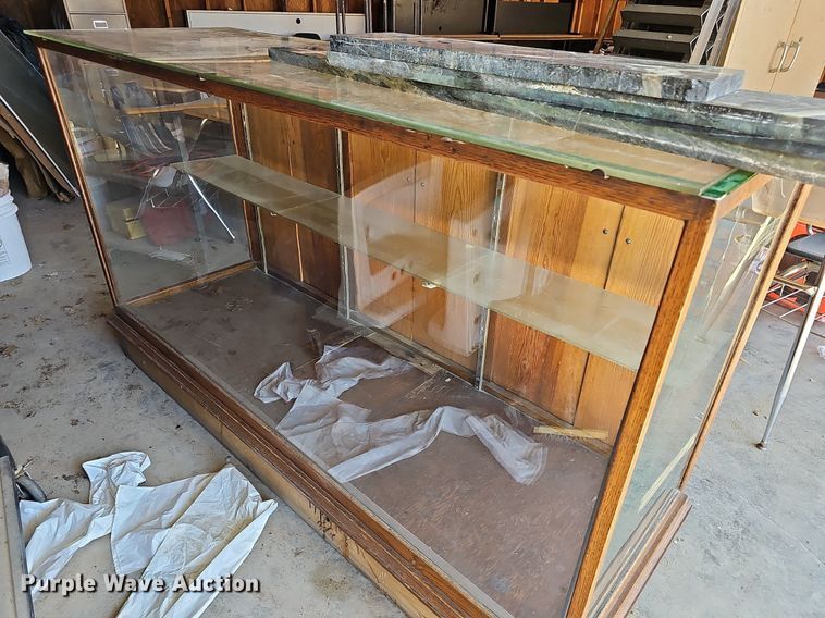 image for item NU9149 Display cabinet