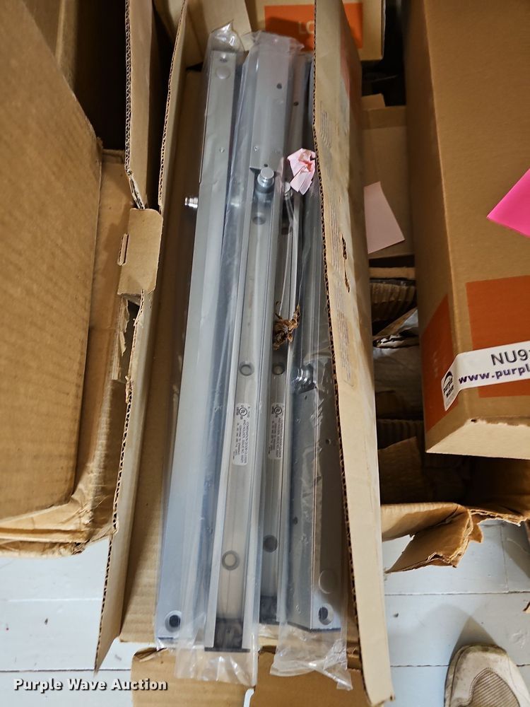 image for item NU9152 Door hardware