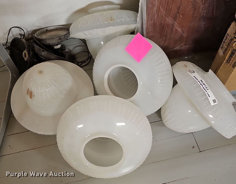 image for item NU9153 (3) light fixtures