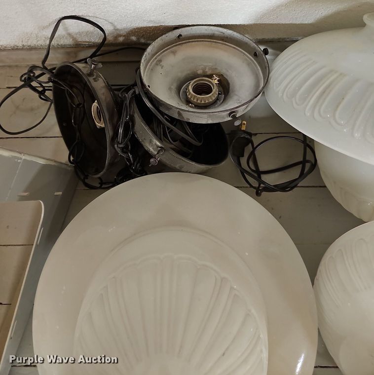 image for item NU9153 (3) light fixtures