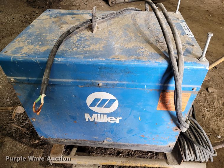 image for item NX9460 Miller Dialarc 250-AC/DC  welder