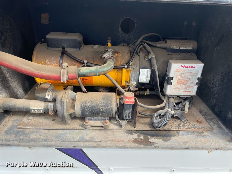 image for item NY9595 2005 Thomas Built Saf-T-Liner MVP  bus