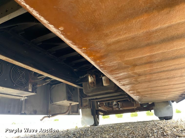 image for item NY9595 2005 Thomas Built Saf-T-Liner MVP  bus