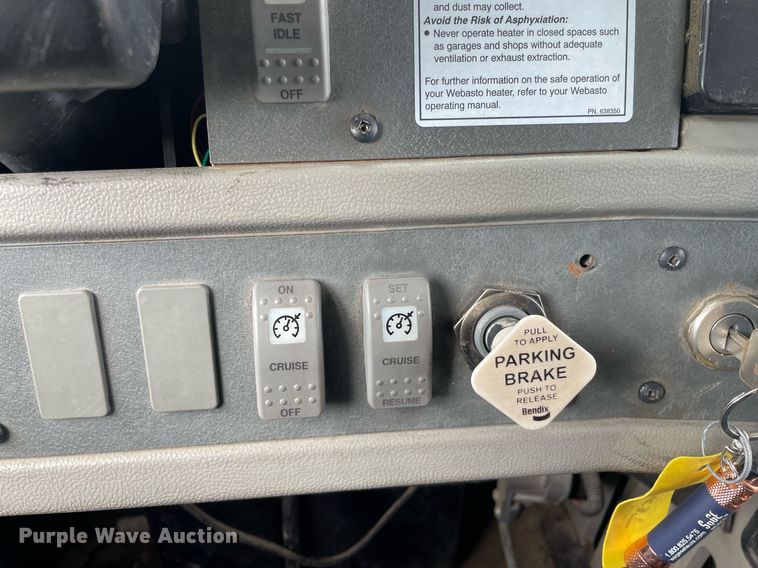 image for item NY9595 2005 Thomas Built Saf-T-Liner MVP  bus