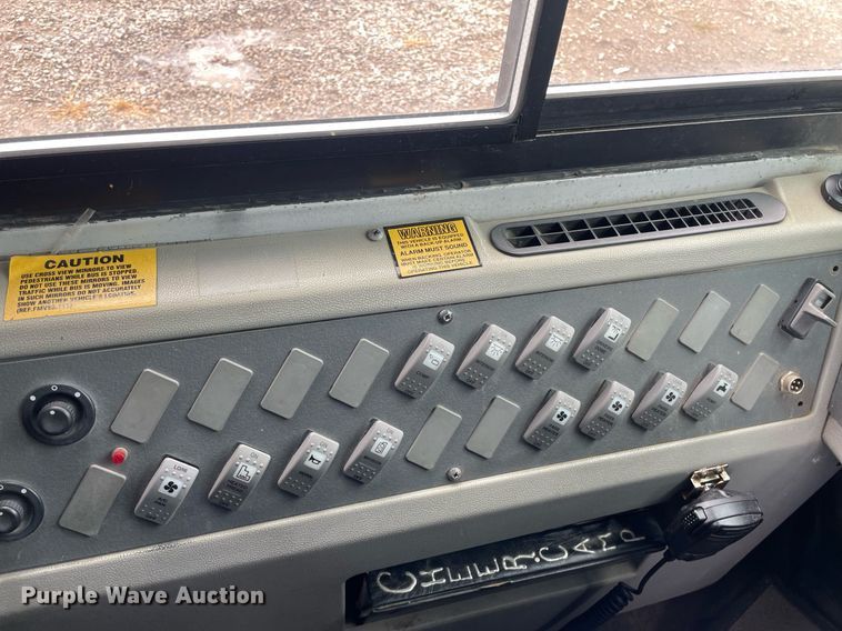 image for item NY9595 2005 Thomas Built Saf-T-Liner MVP  bus