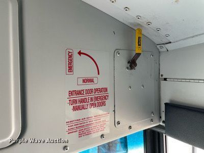 image for item NY9595 2005 Thomas Built Saf-T-Liner MVP  bus