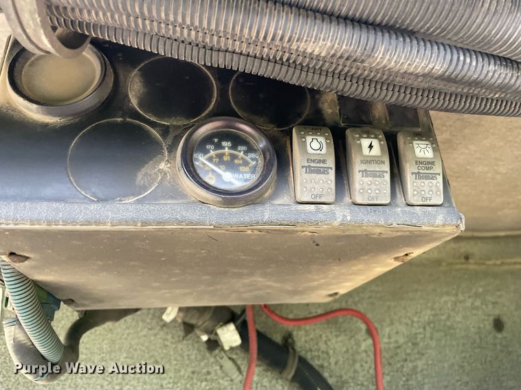 image for item NY9595 2005 Thomas Built Saf-T-Liner MVP  bus