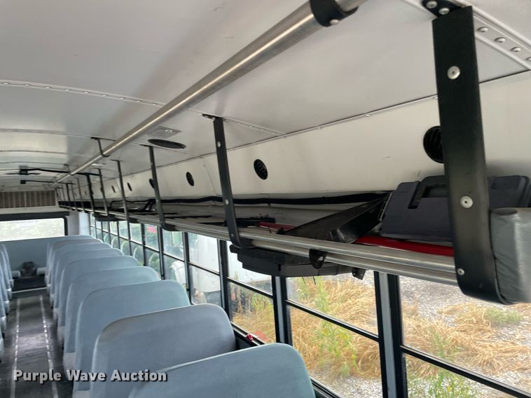 image for item NY9595 2005 Thomas Built Saf-T-Liner MVP  bus