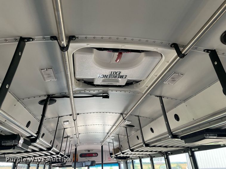 image for item NY9595 2005 Thomas Built Saf-T-Liner MVP  bus