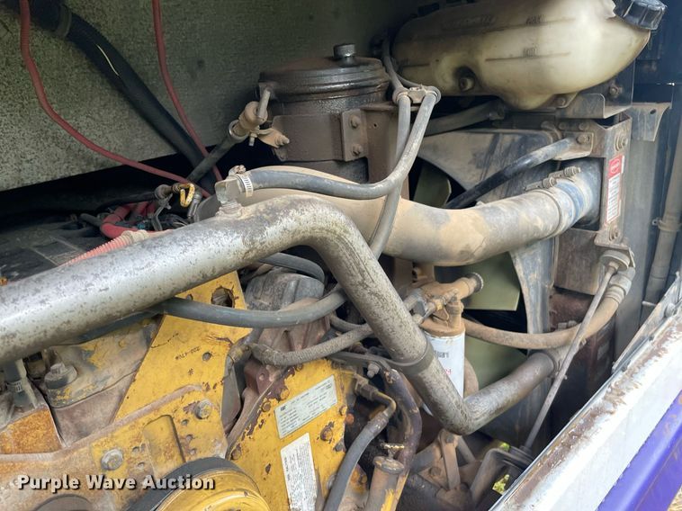 image for item NY9595 2005 Thomas Built Saf-T-Liner MVP  bus