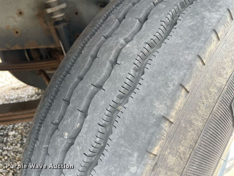 image for item NY9595 2005 Thomas Built Saf-T-Liner MVP  bus