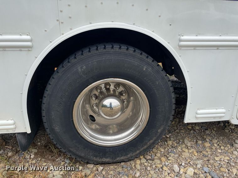 image for item NY9595 2005 Thomas Built Saf-T-Liner MVP  bus