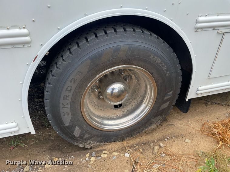 image for item NY9595 2005 Thomas Built Saf-T-Liner MVP  bus