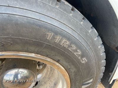 image for item NY9595 2005 Thomas Built Saf-T-Liner MVP  bus