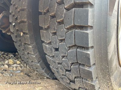 image for item NY9595 2005 Thomas Built Saf-T-Liner MVP  bus