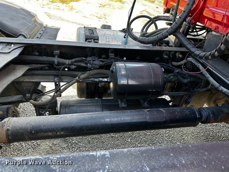 image for item OC9134 2015 Freightliner Cascadia Evolution 125  semi truck