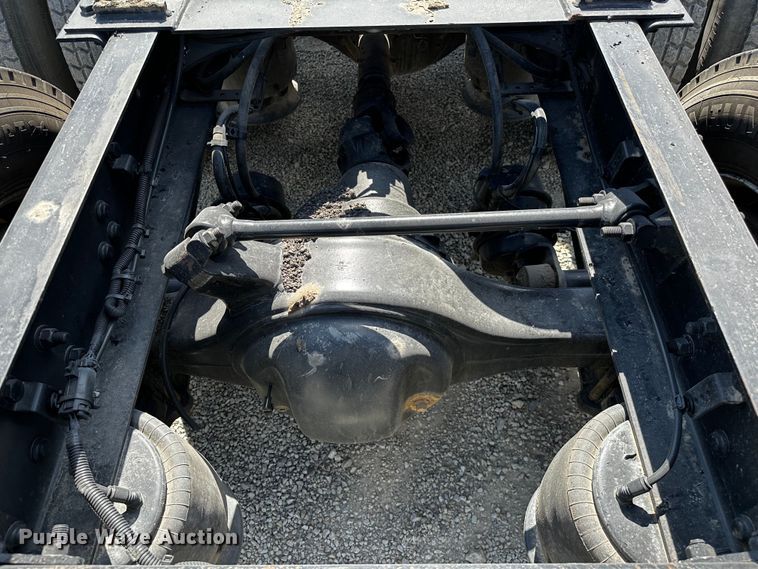 image for item OC9134 2015 Freightliner Cascadia Evolution 125  semi truck