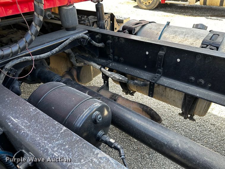 image for item OC9134 2015 Freightliner Cascadia Evolution 125  semi truck