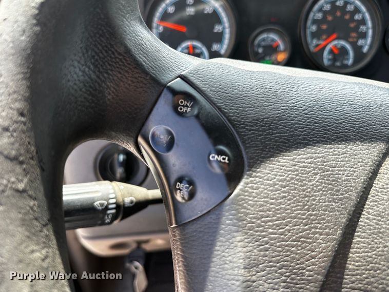 image for item OC9134 2015 Freightliner Cascadia Evolution 125  semi truck