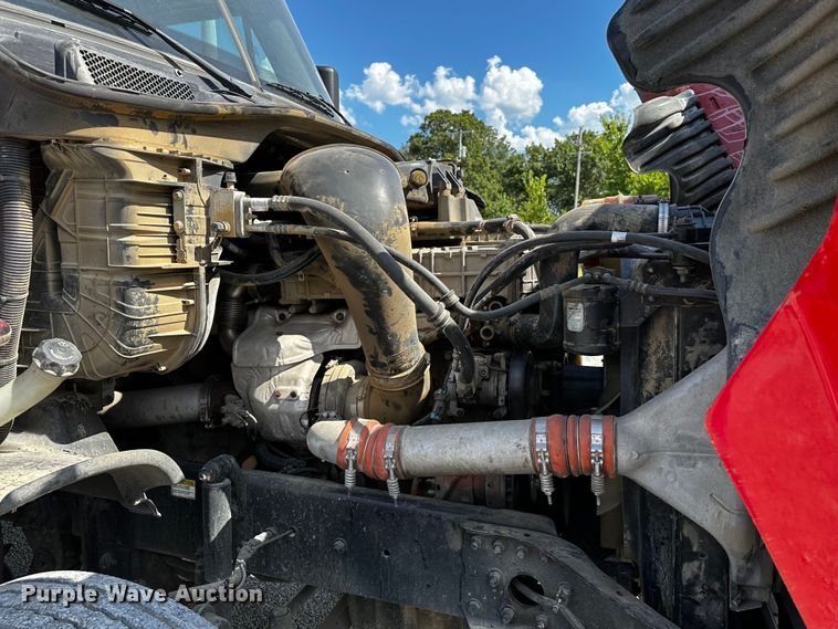 image for item OC9134 2015 Freightliner Cascadia Evolution 125  semi truck