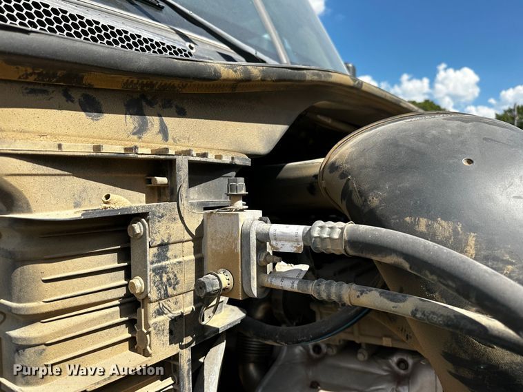 image for item OC9134 2015 Freightliner Cascadia Evolution 125  semi truck