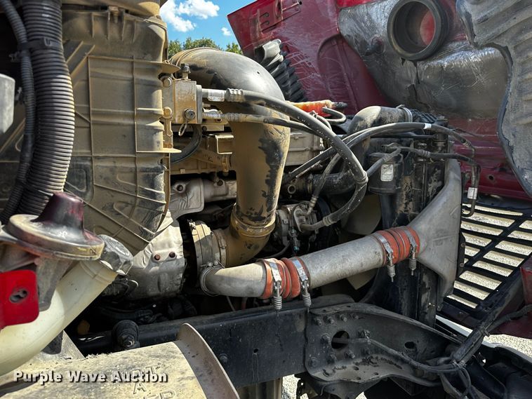 image for item OC9134 2015 Freightliner Cascadia Evolution 125  semi truck