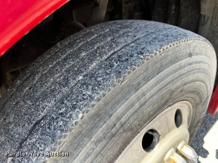 image for item OC9134 2015 Freightliner Cascadia Evolution 125  semi truck