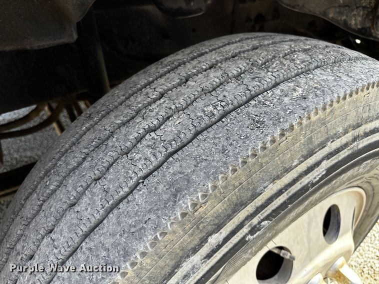 image for item OC9134 2015 Freightliner Cascadia Evolution 125  semi truck