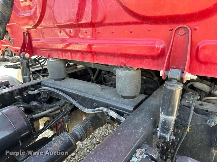 image for item OC9135 2015 Freightliner Cascadia Evolution 125  semi truck