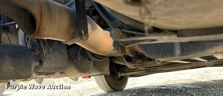 image for item OC9135 2015 Freightliner Cascadia Evolution 125  semi truck