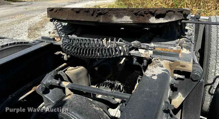 image for item OC9135 2015 Freightliner Cascadia Evolution 125  semi truck