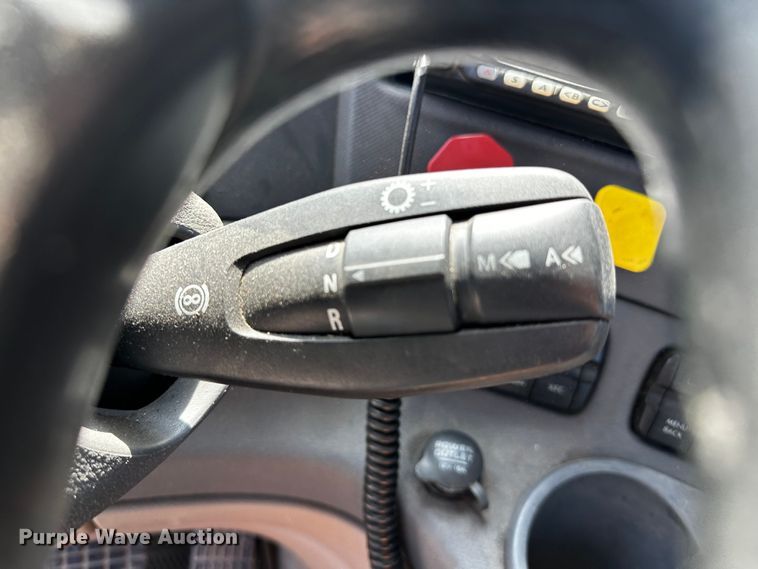 image for item OC9135 2015 Freightliner Cascadia Evolution 125  semi truck