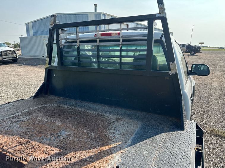 image for item OC9349 2000 Chevrolet Silverado 2500  flatbed pickup truck