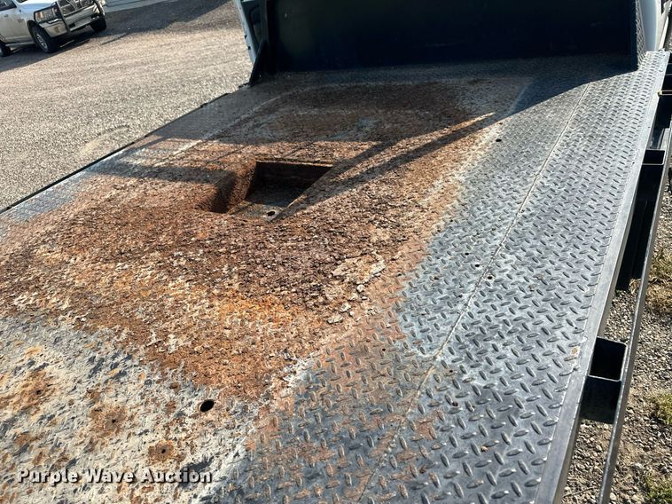 image for item OC9349 2000 Chevrolet Silverado 2500  flatbed pickup truck