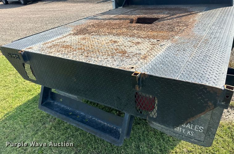 image for item OC9349 2000 Chevrolet Silverado 2500  flatbed pickup truck