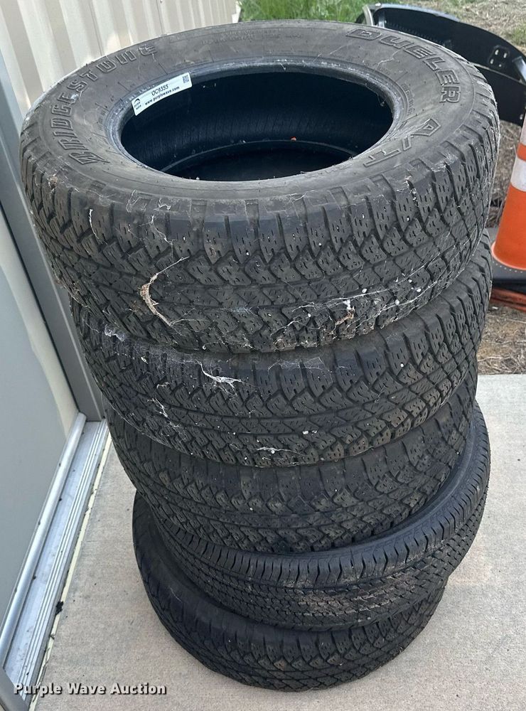 image for item OC9355 (5) 265/65R18 tires