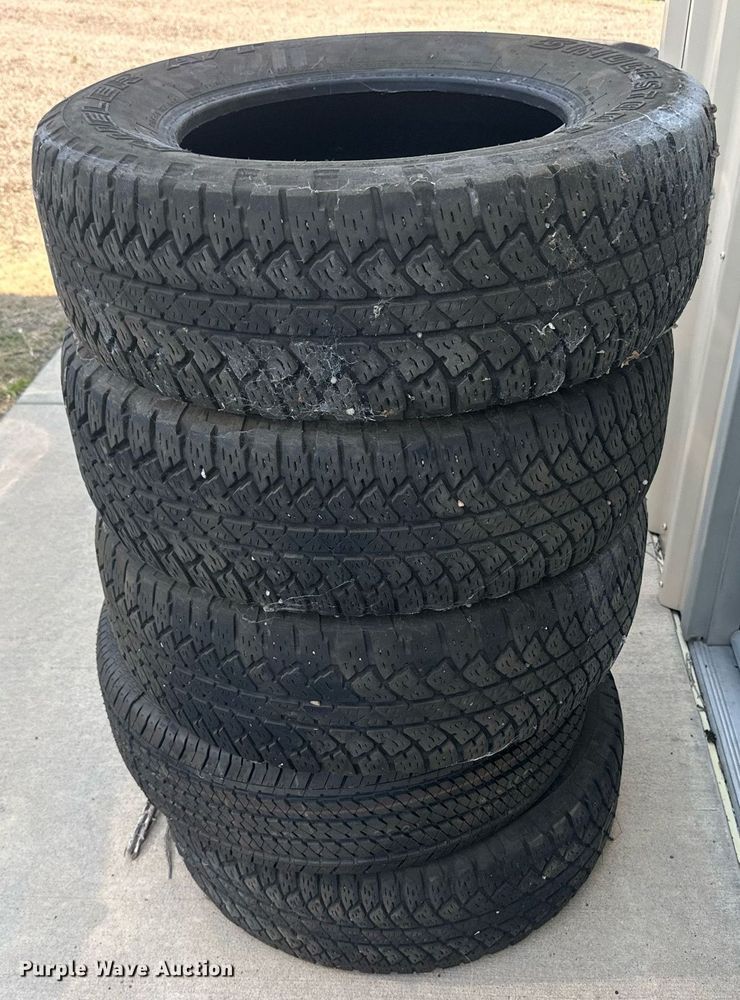 image for item OC9355 (5) 265/65R18 tires