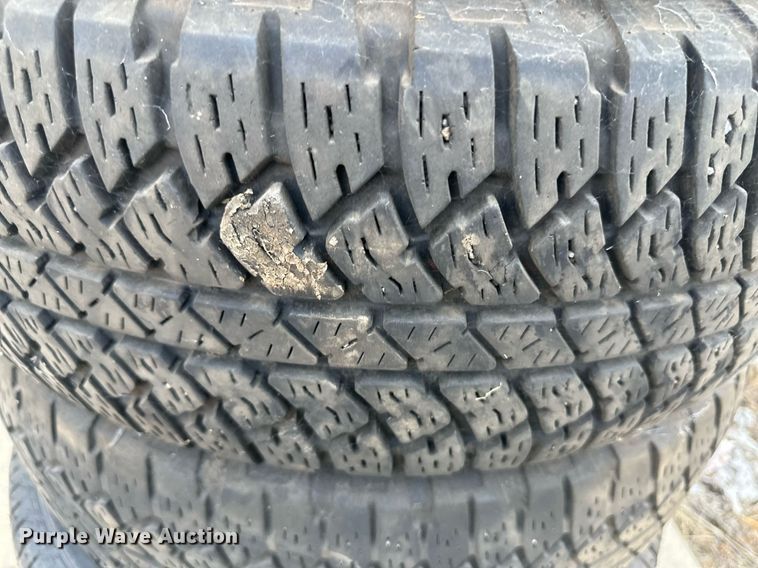 image for item OC9355 (5) 265/65R18 tires