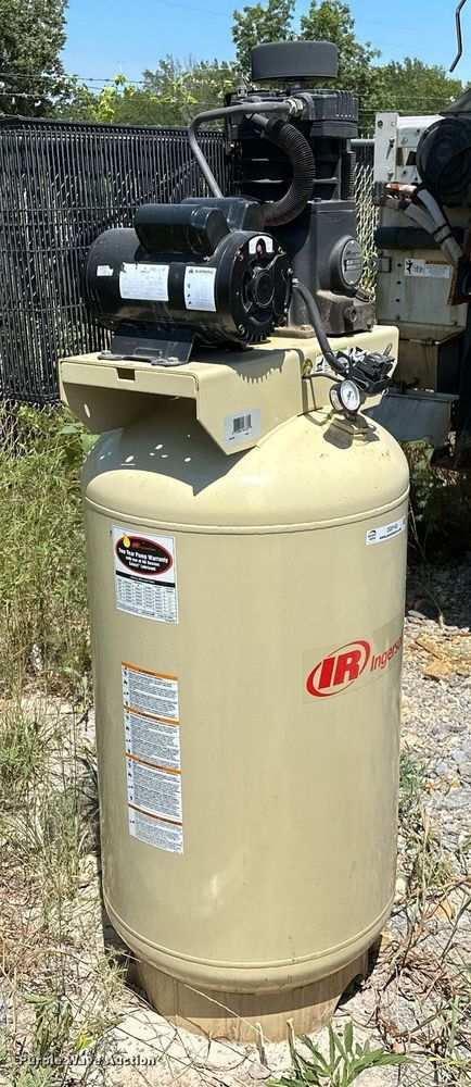 image for item OG9143 2011 Ingersoll Rand TS4N5  air compressor
