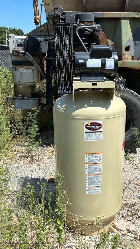 image for item OG9143 2011 Ingersoll Rand TS4N5  air compressor