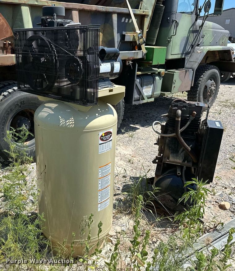 image for item OG9143 2011 Ingersoll Rand TS4N5  air compressor