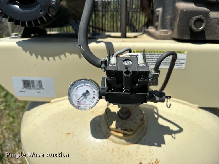 image for item OG9143 2011 Ingersoll Rand TS4N5  air compressor