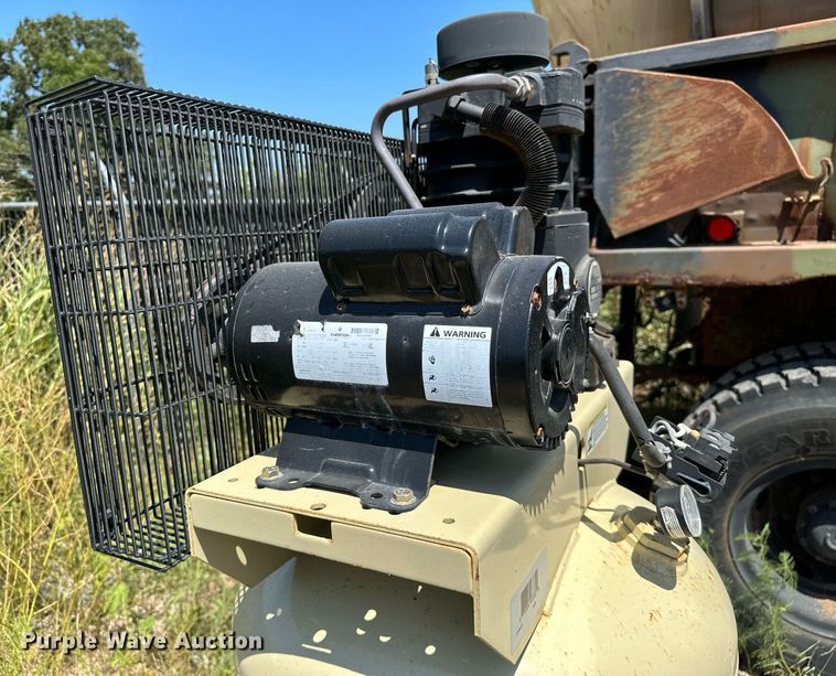 image for item OG9143 2011 Ingersoll Rand TS4N5  air compressor