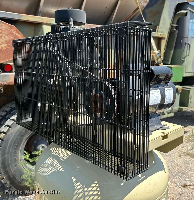 image for item OG9143 2011 Ingersoll Rand TS4N5  air compressor